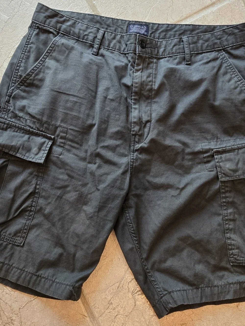 Levis Charcoal Grey Cargo Shorts Mens 36 6 Pockets
